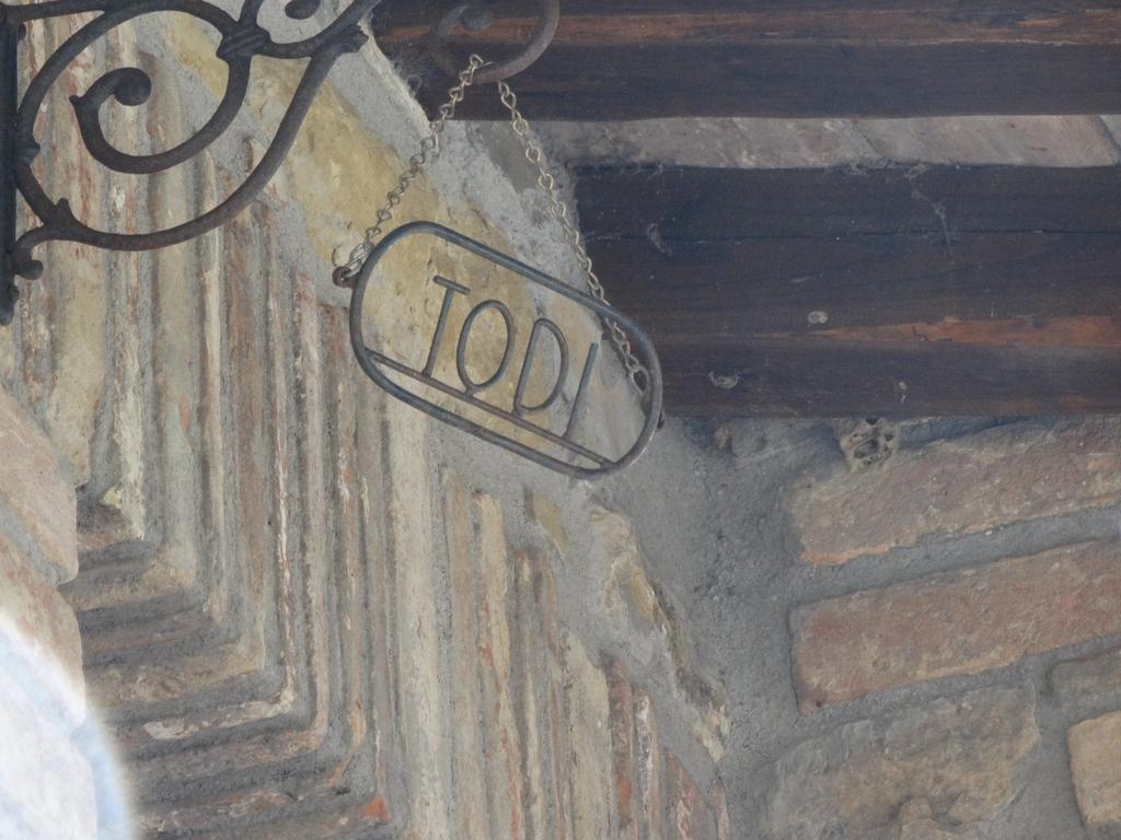 Casale Poggio Colpiccione Apartment Passignano sul Trasimeno Luaran gambar