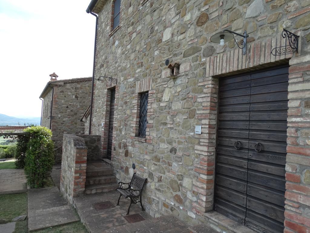 Casale Poggio Colpiccione Apartment Passignano sul Trasimeno Luaran gambar