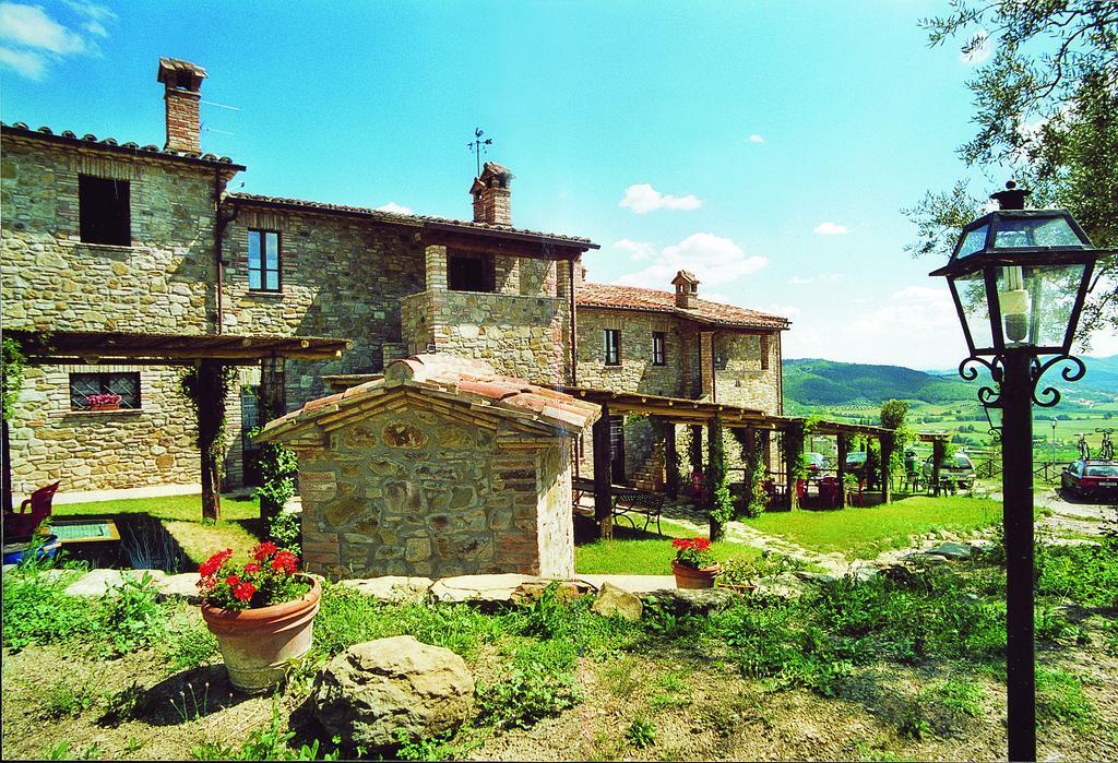 Casale Poggio Colpiccione Apartment Passignano sul Trasimeno Luaran gambar