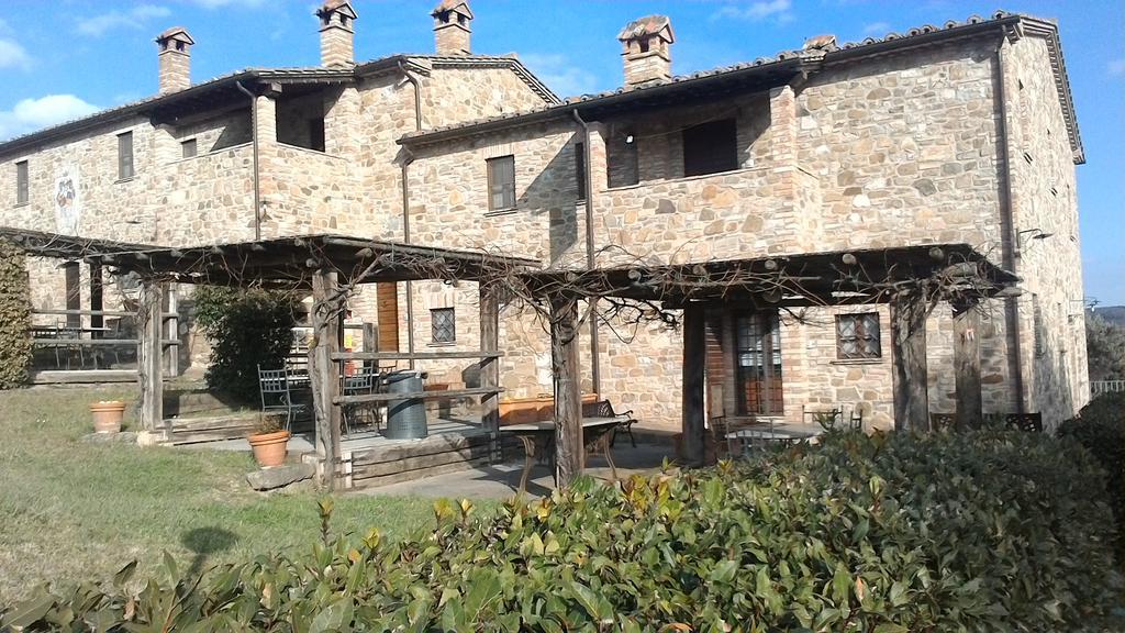 Casale Poggio Colpiccione Apartment Passignano sul Trasimeno Luaran gambar