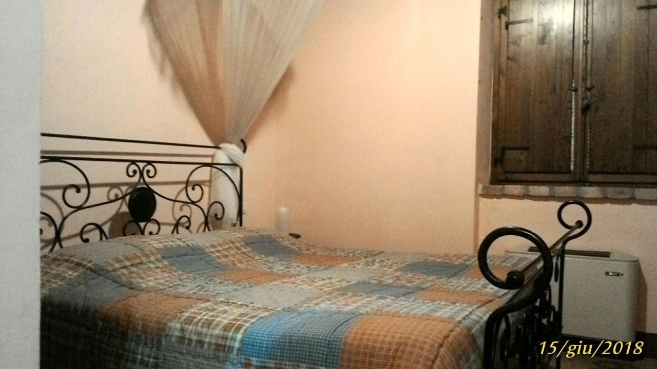 Casale Poggio Colpiccione Apartment Passignano sul Trasimeno Luaran gambar