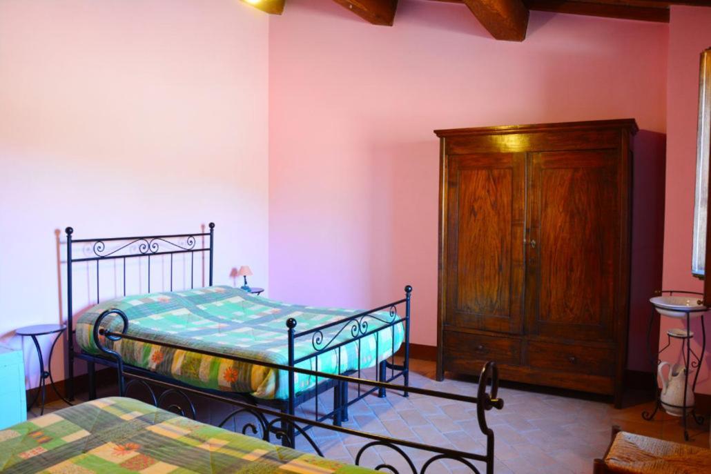 Casale Poggio Colpiccione Apartment Passignano sul Trasimeno Luaran gambar